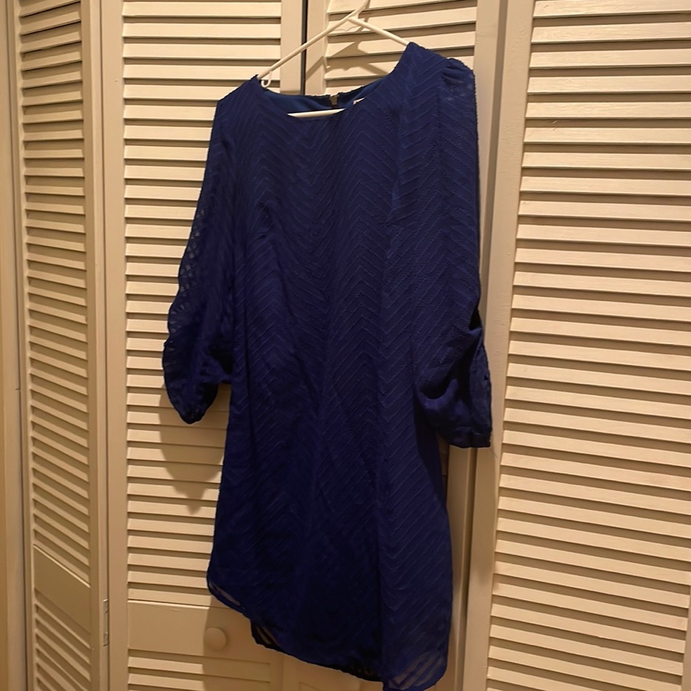 Blue mid sleeve dress with subtle zig zag pattern